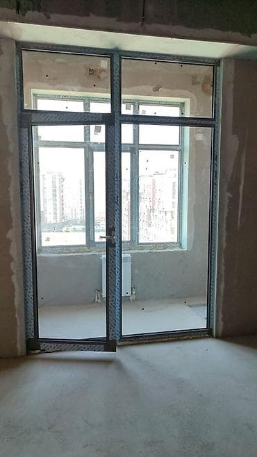 двери на балкон: Алюминиевое остекление с раздвижной дверью для зонирования — 1