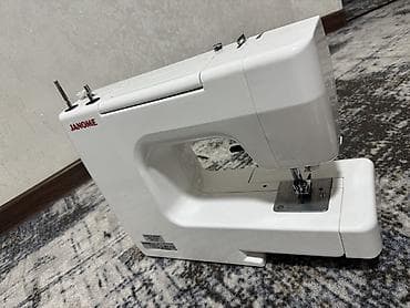 бытовая швейная машинка janome: Бытовая швейная машинка JANOME. Описание: - Универсальная — 2