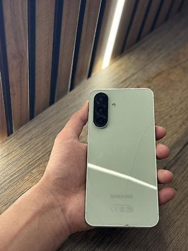 Samsung Galaxy A56 5G, Б/у, 256 ГБ, цвет - Зеленый