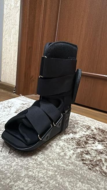 Вальгусные шины: Ортез-ботинок для иммобилизации стопы и голени medi protect.Walker — 3