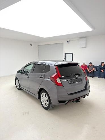 автом: Honda Fit: 2017 г., 1.5 л, Вариатор, Бензин, Хэтчбэк — 6