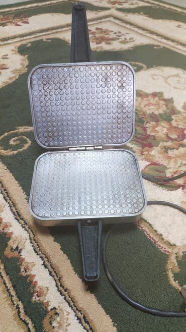 вафельница 2 в 1: Электрическая вафельница (ретро). - Корпус из металла, классическая — 2