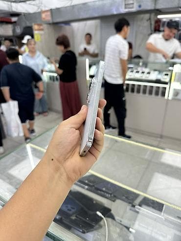 eos r: Huawei Pura 70, Б/у, 256 ГБ, цвет - Белый, 1 SIM, 2 SIM — 5