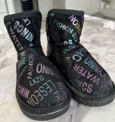 детская обувь сноубутсы: 1.Сапоги Kinddog размер 32–1500 сом 2. Сапоги зимние черные, размер — 7