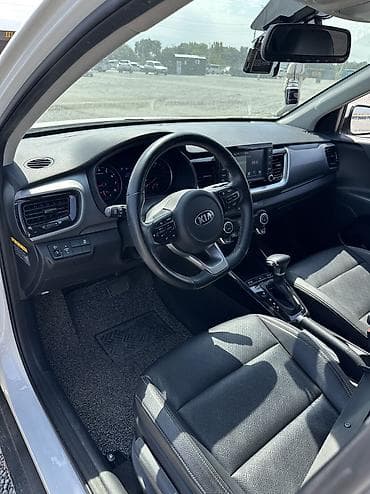 sprinter 2 9: Kia Stonic: 2020 г., 1.4 л, Автомат, Бензин, Кроссовер — 6