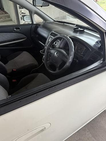 Honda Stream: 2001 г., 2 л, Автомат, Бензин, Минивэн