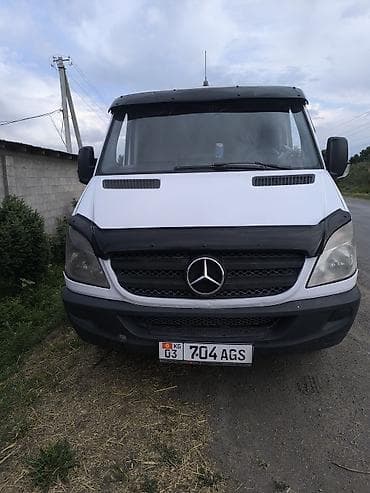 повреждённый автомобиль: Эвакуатор, Mercedes-Benz, 2006 г., Ломаная — 2