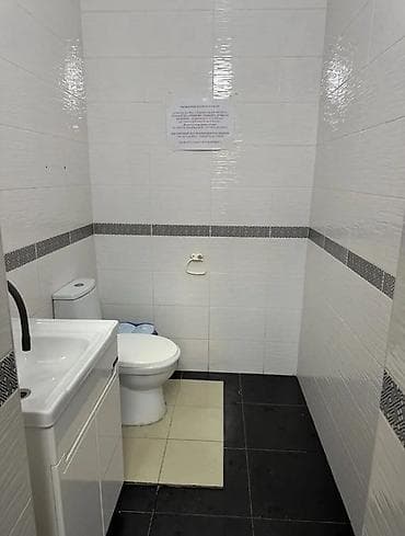 Кыймылсыз мүлк: Кеңселерди ижаралоо, 37 м², Административдик имаратта, Тоолор көрүнүп турат, 1-катар, Өзүнчө кире бериши менен — 7