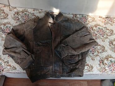 Плащи: Кожаная куртка бу 50р 800с — 1