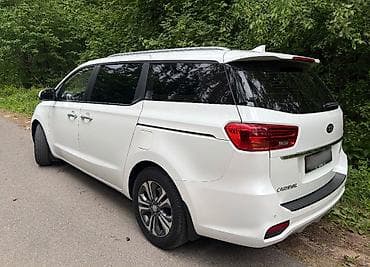 огни: Kia Carnival: 2018 г., Минивэн — 1