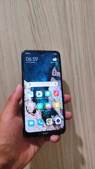 матовая пленка на телефон: Redmi, Redmi 8, Б/у, 32 ГБ, цвет - Синий, 1 SIM, 2 SIM — 2