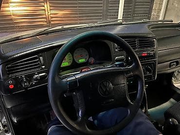 hella white: Volkswagen Golf: 1998 г., 1.8 л, Механика, Газ, Хэтчбэк — 4