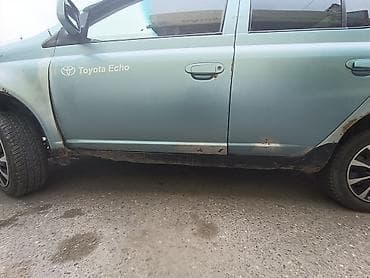авто выхлоп: Toyota Echo: 2000 г., 1.5 л, Механика, Бензин, Седан — 5