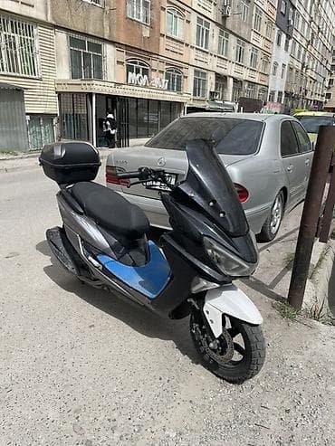 скутеры обмен: Макси-скутер 150 куб. см, Бензин — 2