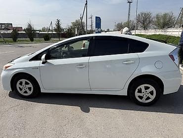leksus es 300: Toyota Prius: 2012 г., 1.8 л, Вариатор, Гибрид, Хэтчбэк — 6
