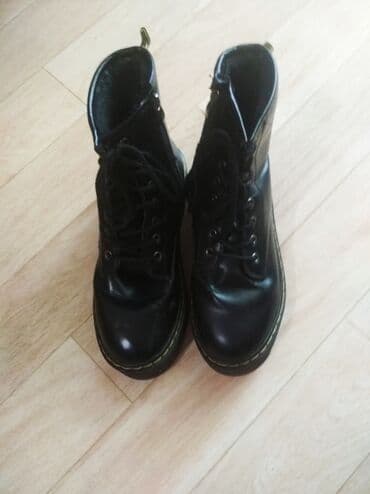 Мартинсы зимние.Размер 36.Маломерят at lalafo.kg Мартинсы зимние.Размер 36.Маломерят