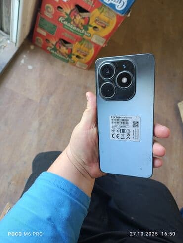 Tecno Spark 20, Б/у, 256 ГБ, цвет - Серебристый, 2 SIM