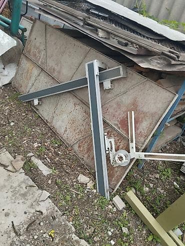 Складной металлический станок-стойка с механизмом подъёма/наклона