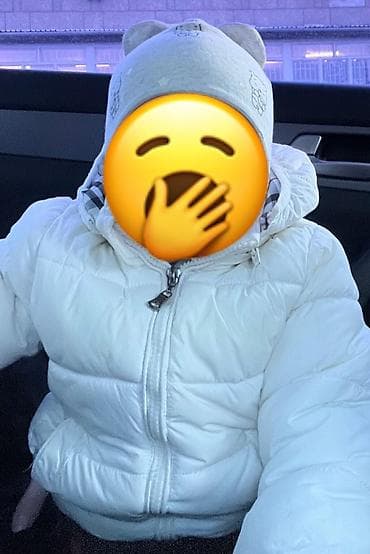 Продаю куртку для девочки для мальчика пойдут от 9 мес до 1,5 года