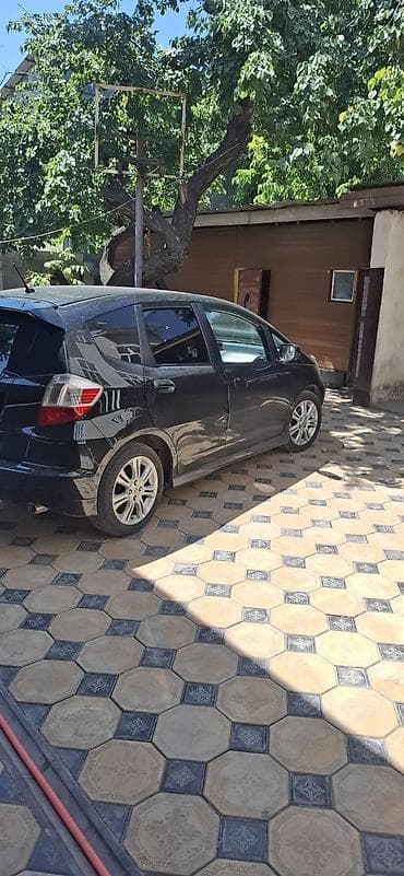 Honda Fit: 2009 г., 1.5 л, Автомат — 3