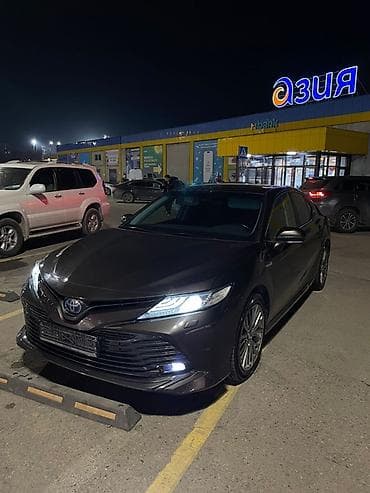 Toyota Camry: 2019 г., 2.5 л, Автомат, Гибрид, Седан