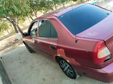 Hyundai Accent: 2003 г., 1.5 л, Механика, Газ, Седан