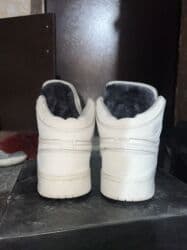 Ботинки: Мужские ботинки, 41, Air Jordan, Б/у, цвет - Белый, Самовывоз, Платная доставка — 2