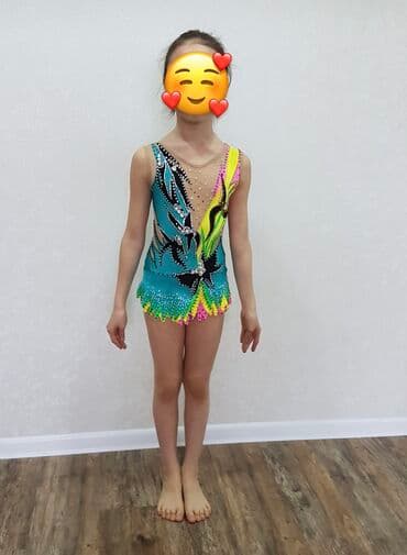 Продаю купальник для художественной гимнастки на возраст примерно