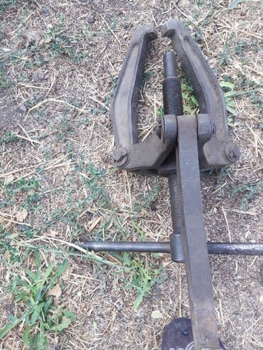 строительный набор инструментов: Съемник подшипников предназначен для снятия деталей, таких как — 2