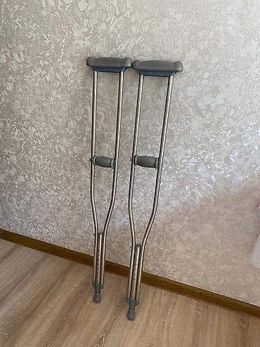 КОСТЫЛИ В АРЕНДУ Все в отличном состоянии 10 дней 400 сом Залог