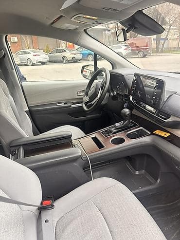 Продажа авто: Toyota Sienna: 2021 г., 2.5 л, Автомат, Гибрид, Минивэн — 9