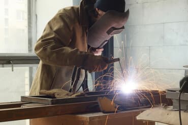 Сварка | Ворота, Решетки на окна, Навесы Доставка, Гарантия, Бесплатная смета at lalafo.kg Сварка | Ворота, Решетки на окна, Навесы Доставка, Гарантия, Бесплатная смета