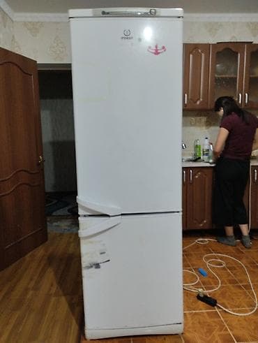 microsoft hp: Холодильник Indesit, Б/у, Двухкамерный — 2