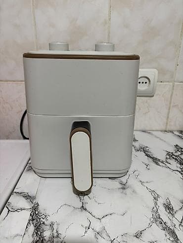 nvidia 1080: Компактная аэрофритюрница Meiling белого цвета с квадратным корпусом — 2