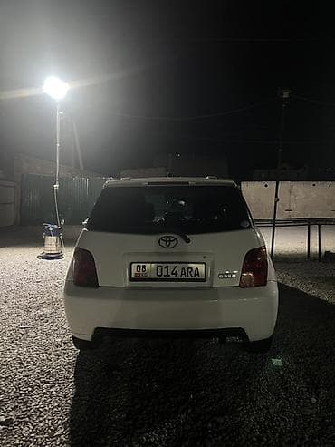 Toyota Ist: 2003 г., 1.3 л, Автомат — 5