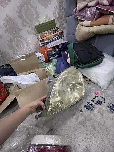 машина кузов: Решетка радиатора Toyota 2001 г., Новый, Оригинал — 2