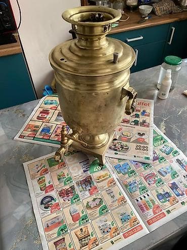 тумбы ош: Керосиновая настольная лампа и латунный самовар - Керосиновая лампа — 8