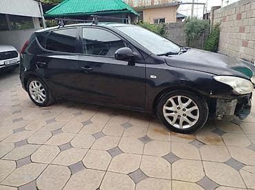 byd e5: Hyundai i30: 2008 г., Механика, Бензин — 3