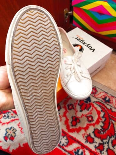 женская модельная обувь больших размеров: Кеды женские,кожа,производство Китай,фирма renben, размер 37,в — 2