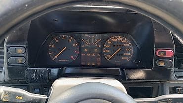 продается мазда: Mazda 626: 1989 г., Механика, Лифтбек — 6