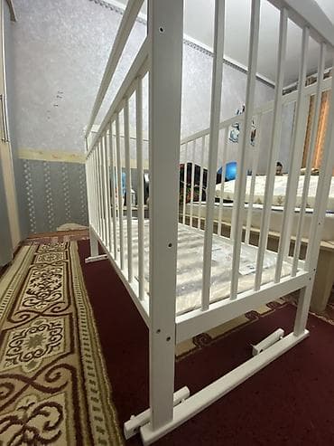 ложе: Детская кроватка с маятниковым механизмом и выдвижным ящиком почти — 8