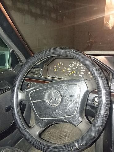 c class w204: Mercedes-Benz W124: 1994 г., 2 л, Механика, Бензин, Универсал — 5