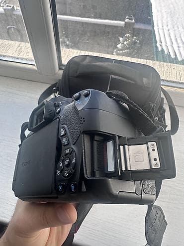 Фотоаппараты: CANON 650D: два обьектива в комплекте, также сумка и sd карта. Камера — 4