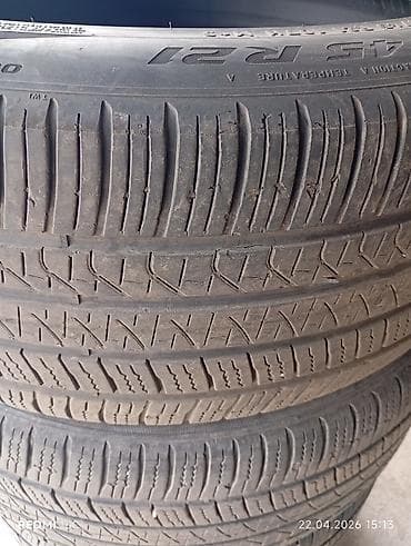 45: Комплект шин для кроссовера/седана, разноширокий, радиус 21: - — 4