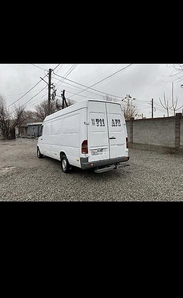 mercedesbenz sprinter кароткий: Легкий грузовик, Mercedes-Benz — 3