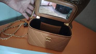 косметички: Сумка-кейс Chanel в стиле vanity case, карамельного оттенка. - кожа — 1