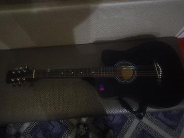 Музыкальные инструменты: Акустическая гитара с вырезом (cutaway), черный матовый корпус — 5