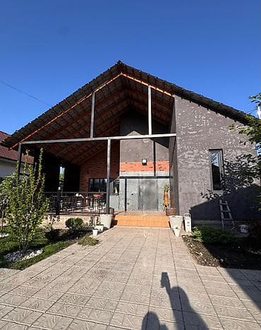 можульные дома: Современный одноэтажный дом с террасой и благоустроенным двориком — 1