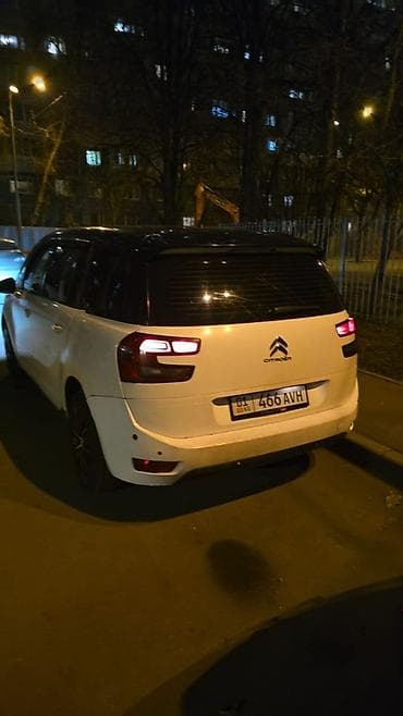 Citroen Grand C4 Picasso: 2017 г., 1.5 л, Механика, Дизель, Минивэн