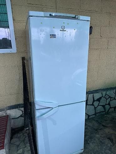 Холодильник Indesit, Двухкамерный, De frost (капельный)